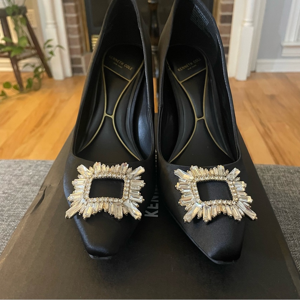 Kenneth Cole QUINNLY JEWEL Black Satin Heels with Jewel